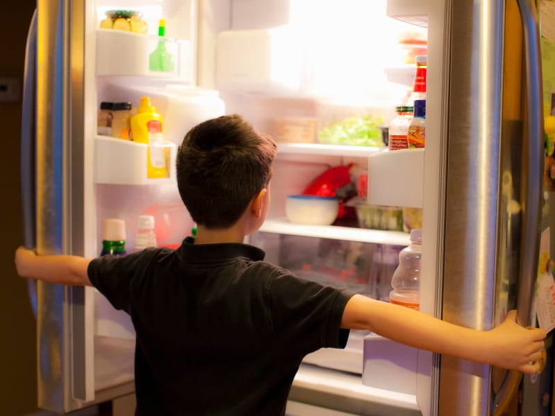 COVID-19's economic fallout expands food insecurity, as groups scramble to help