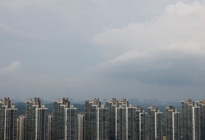 Country Garden's entire offshore debt to be in default if Tuesday payment not made