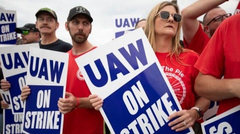 Car workers&amp;#x27; strike costing GM $200m a week