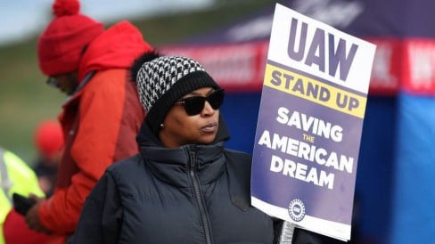 UAW strike: Ford and union agree record pay rise in tentative deal