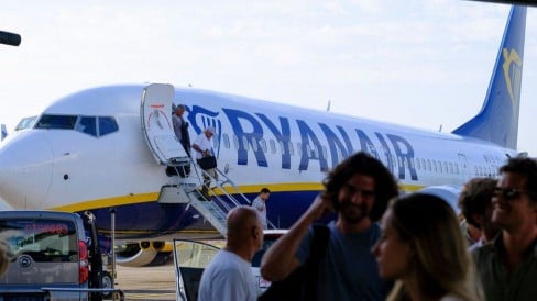 Ryanair denies passengers must pay to download boarding pass