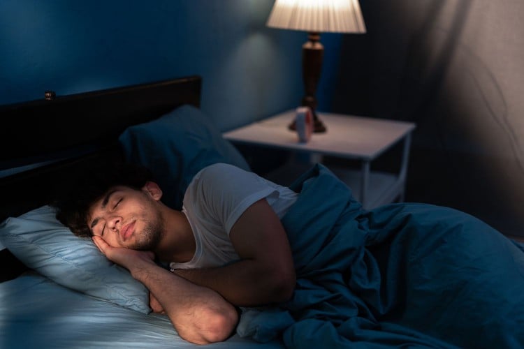 &amp;#39;Cricketing&amp;#39;: Why You Rub Your Feet Together in Bed