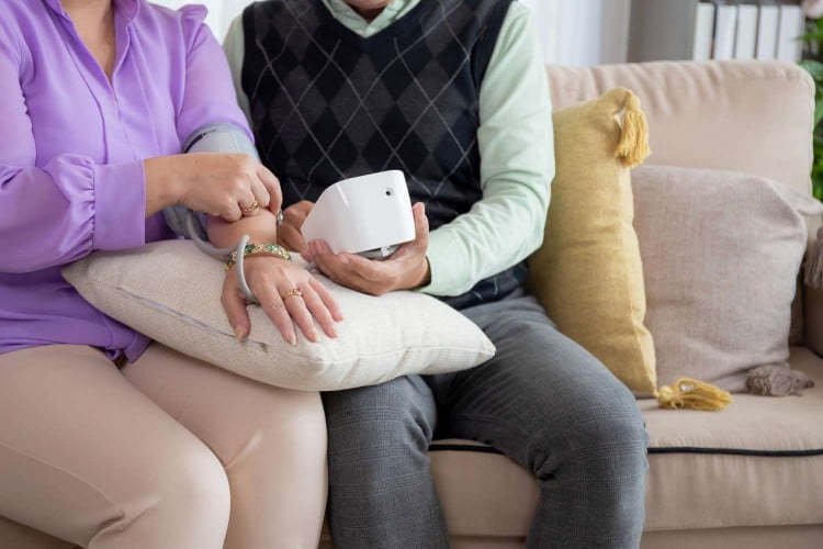 Study Finds Couples Often Share Hypertension Tendencies