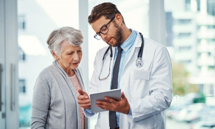 Light Therapy May Ease Symptoms of Alzheimer&rsquo;s Disease