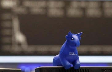 European stocks fall on rate cut uncertainity, weak Chinese growth data