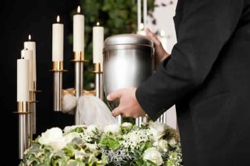 How to Choose a Cremation Urn: Factors to Consider