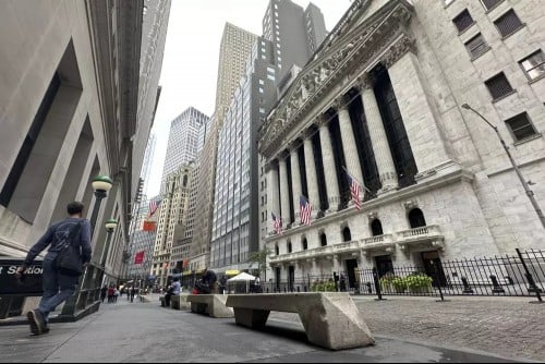 US stocks join global selloff on Trump tariffs