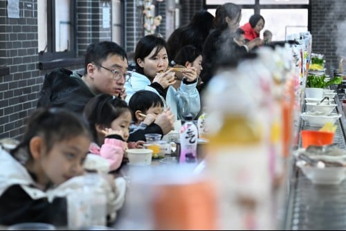 China to boost residents' income to spur spending