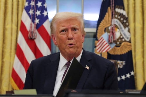 Trump calls for lower interest rates, blames Biden for inflation