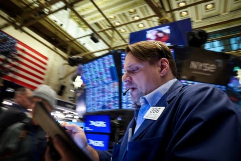 US stocks rise as Trump holds off on immediate tariffs