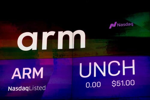 Arm recruits from customers as it plans to sell its own chips