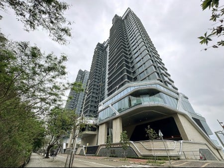 Corniche tempts buyers with dual master suites