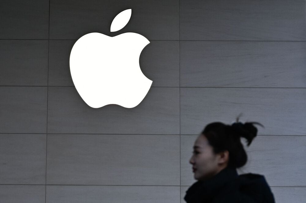 Apple to launch new lower-cost iPhone to capture a broader market